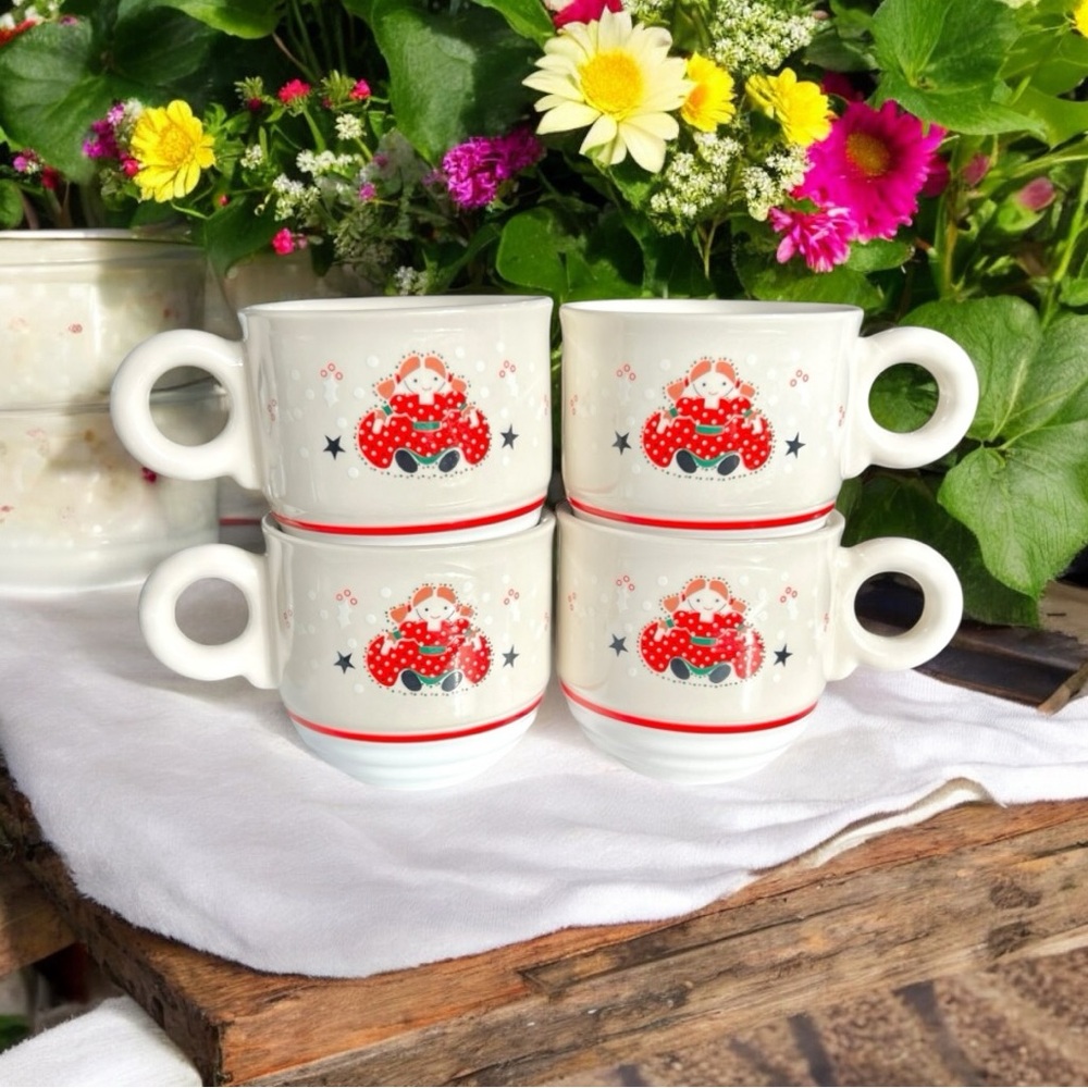 Vtg Christmas Epoch Holiday Joy Coffee Mug 8200 Korea Red Doll 8oz Tea Cup 1980s